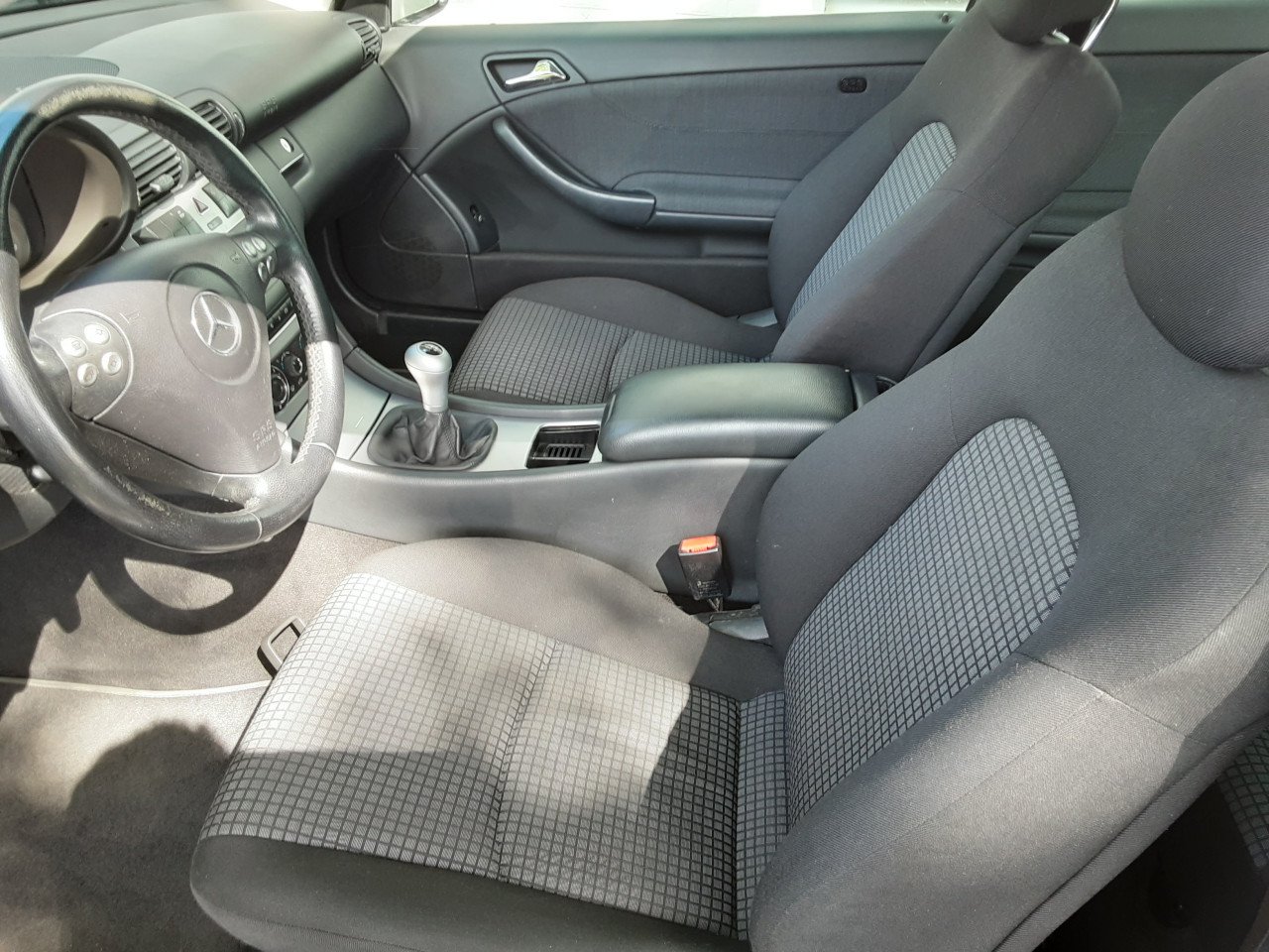Mercedes-Benz C-klasse Sportcoupé 230 6 cilinder handgeschakeld 2e eigenaar