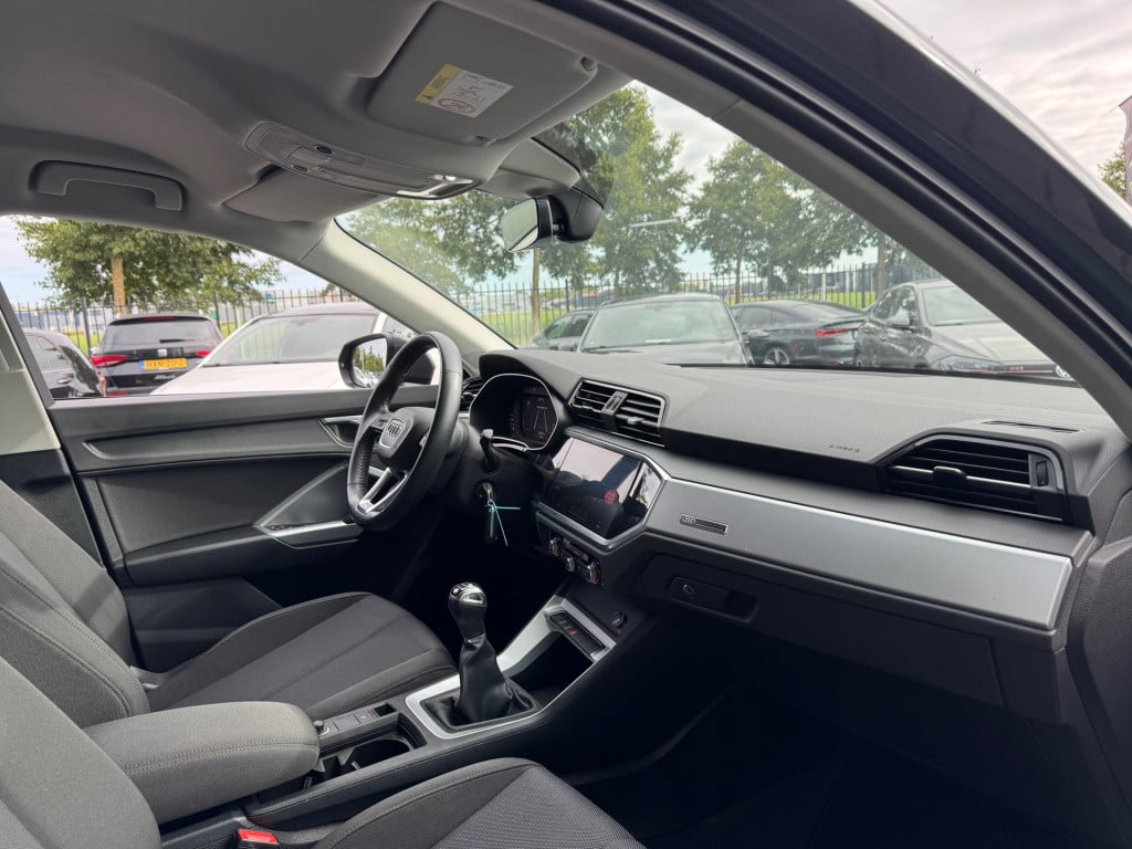 Audi Q3 35 tfsi advanced * matrix led * stoelverwarming * adaptive cruise c