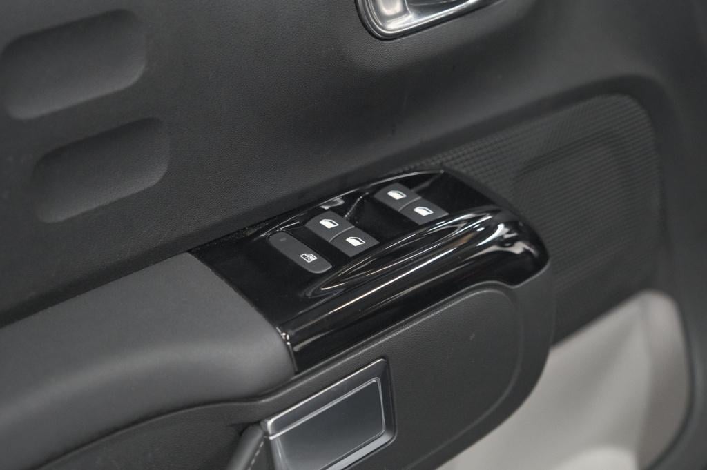 Citroen C3 puretech 83 max | camera | stoelverwarming | navigatie | parkeer