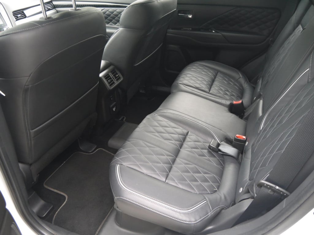Mitsubishi Outlander 2.4 phev instyle|rijklaar
