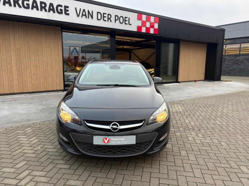 Opel Astra 1.4 turbo blitz