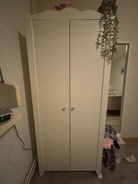 Kinderkledingkast / kinderkamerkastjes