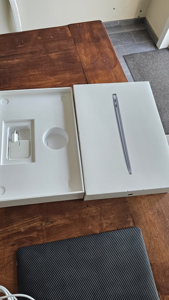 Apple Macbook Air M1 Spacegrey  November 2020