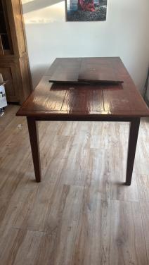 Tafel hout 2.10 x 1.00 mtr en is te verlengen