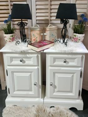 2 mooie stijlvolle vintage nachtkastjes