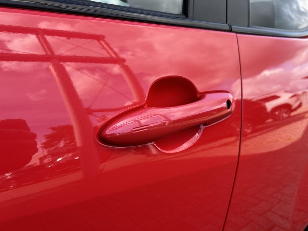 Toyota Yaris 1.5 hyb. launch ed. | stuurverwarming | stoelverwamring | dode
