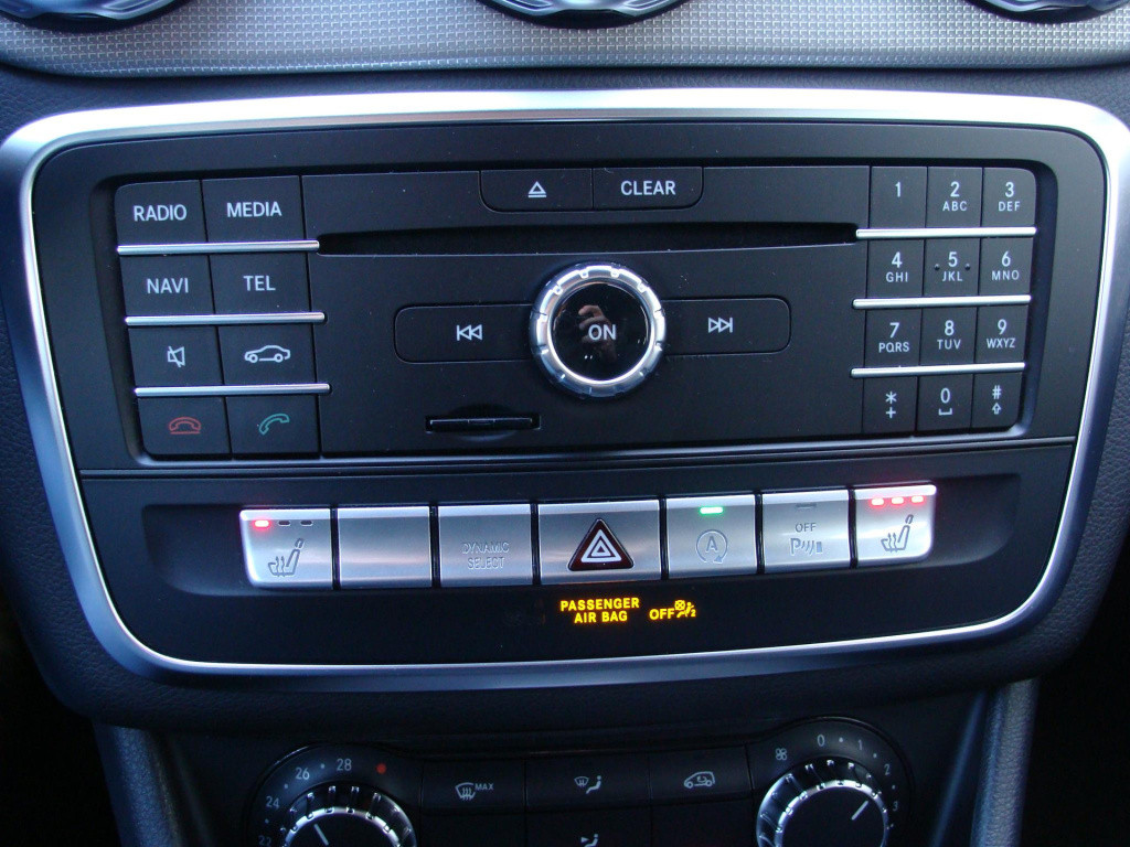 Mercedes-Benz Gla-klasse 180 premium urban