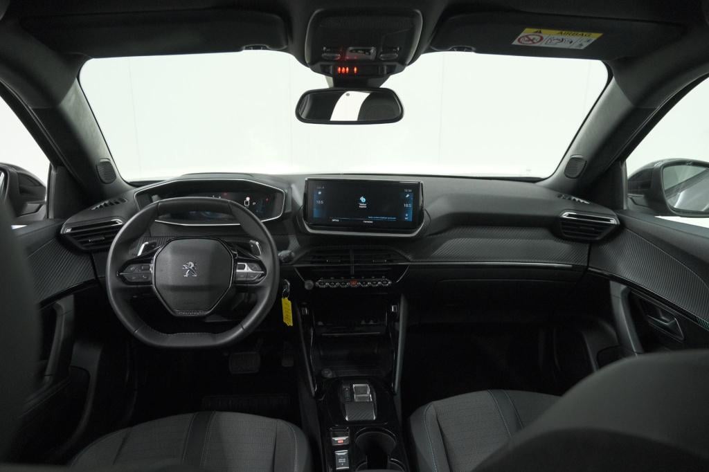 Peugeot 2008 puretech 130 eat8 allure pack | camera | apple carplay | parke