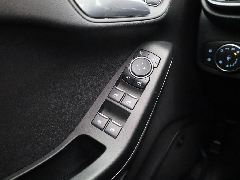 Ford Fiesta 1.5 ecoboost st-3 panoramadak | winterpack | b&o soundsystem | 