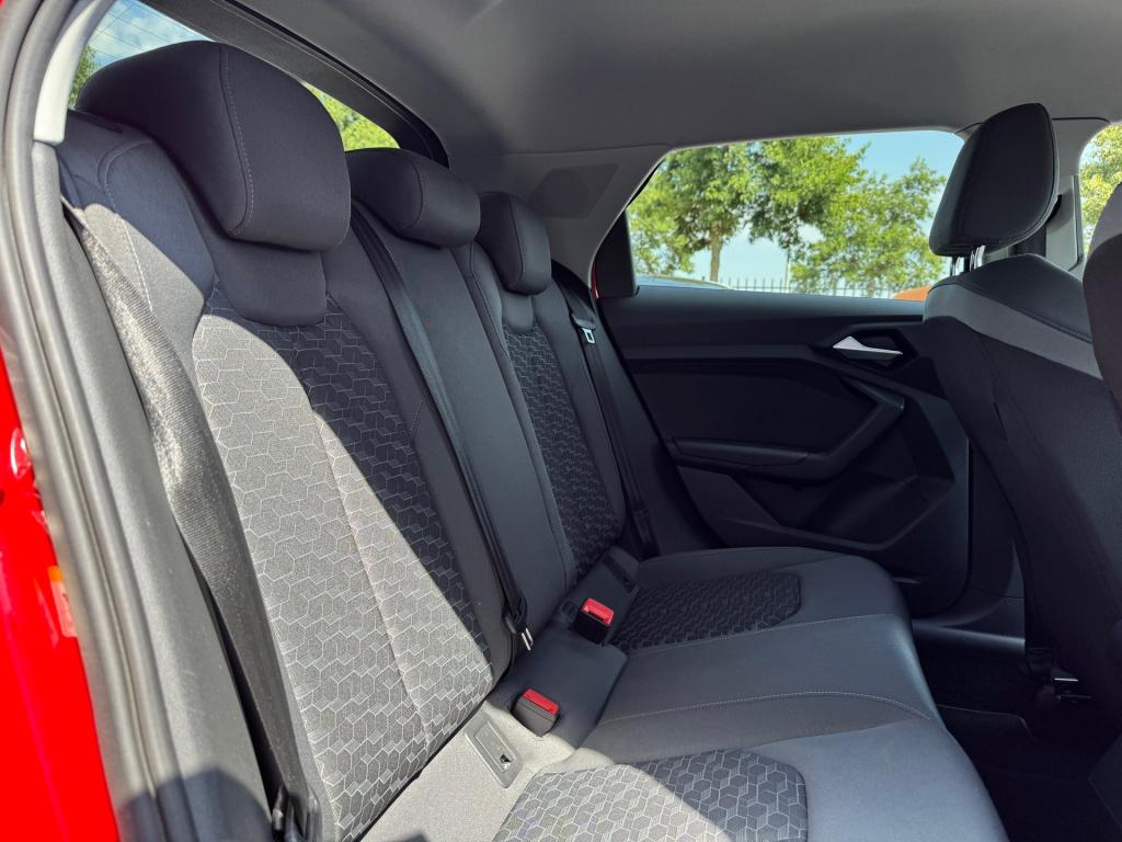 Audi A1 Sportback 30 tfsi s line * matrix led * carplay * cruise control * 