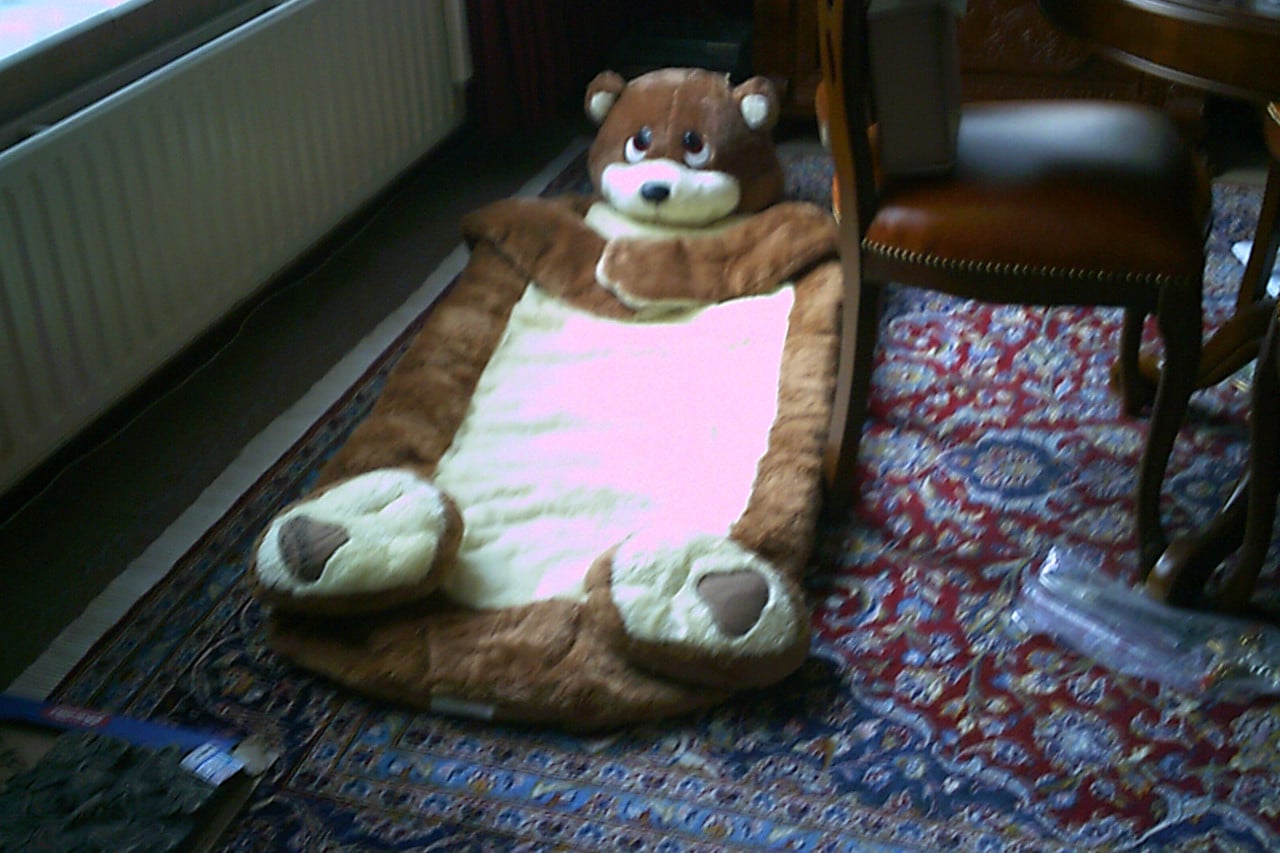 REUZE knuffel, speel-en slaapzak ineen ... gigantisch leuk !