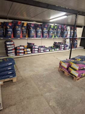Vernieuwde paardenafdeling, paardenvoer en nog veel meer...