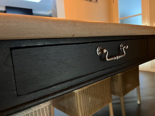 Mooie grote eikenhouten eettafel + 6 stoelen