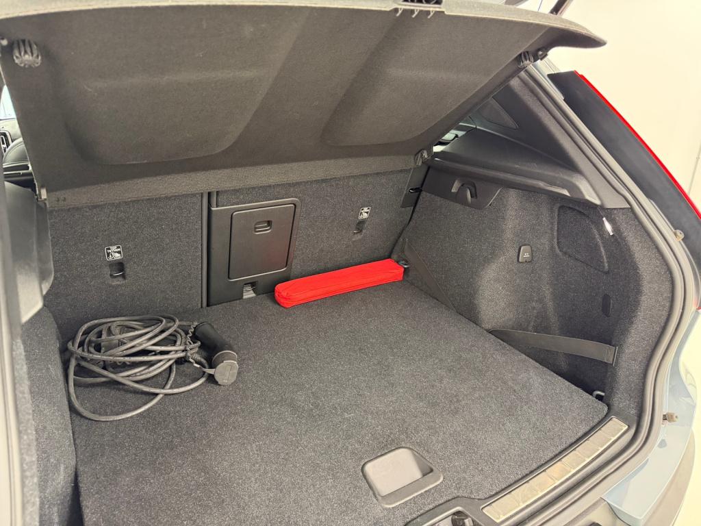 Volvo XC40 1.5 t5 recharge inscription | trekhaak | panoramadak | h&k | thu