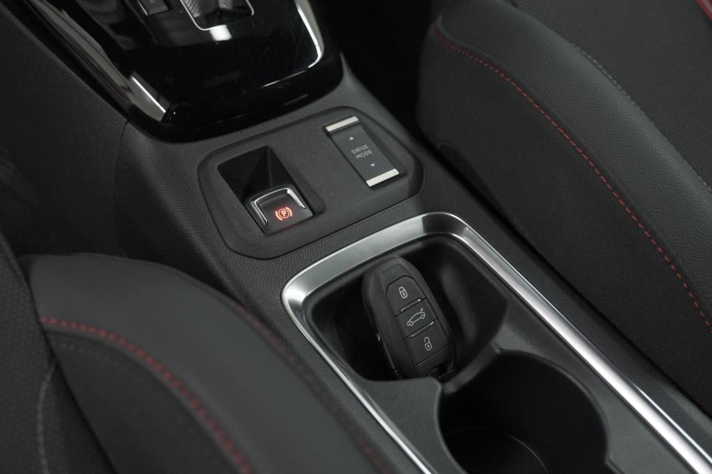 Opel Corsa-e electric yes 50 kwh | 11 kw lader | soh 99,3% | apple carplay 