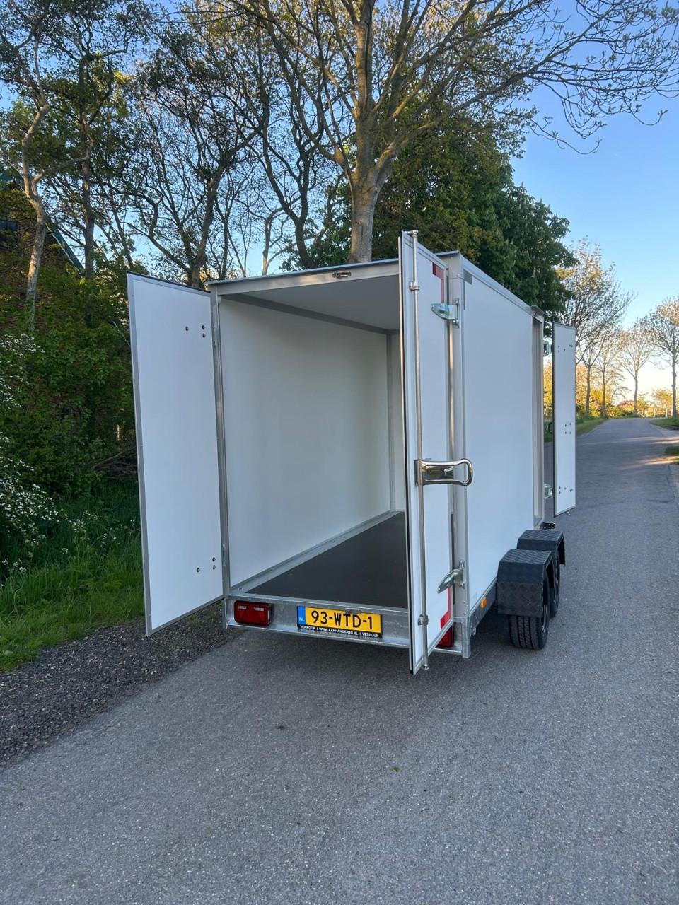 Gesloten aanhanger 300x150x180