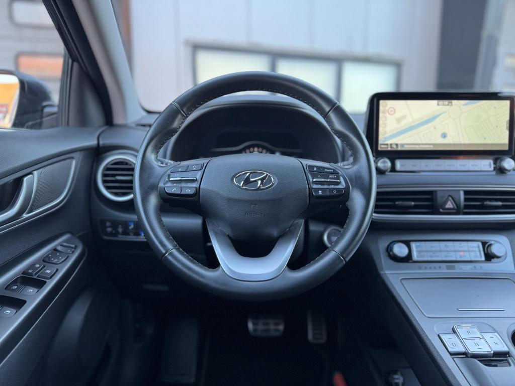 Hyundai Kona ev fashion 64 kwh soh 96%, 3-fase lader