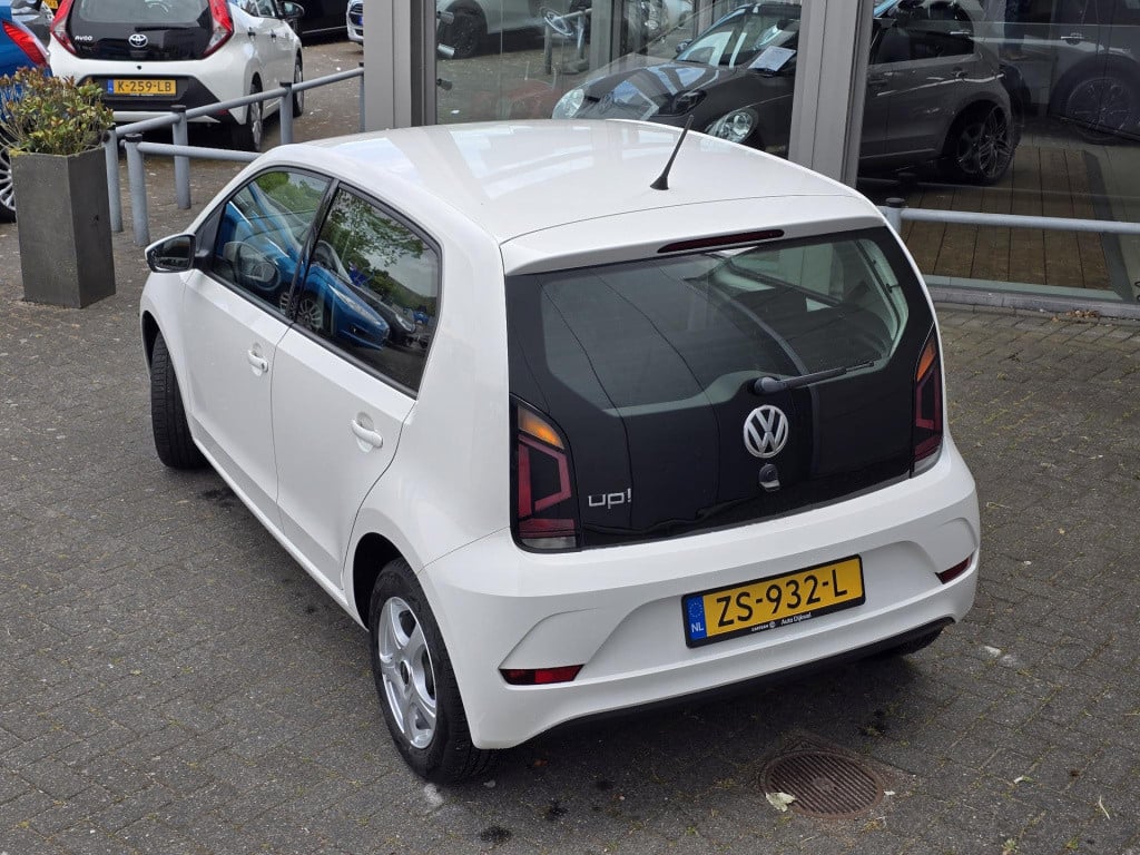Volkswagen UP! 1.0 bmt move up! executive