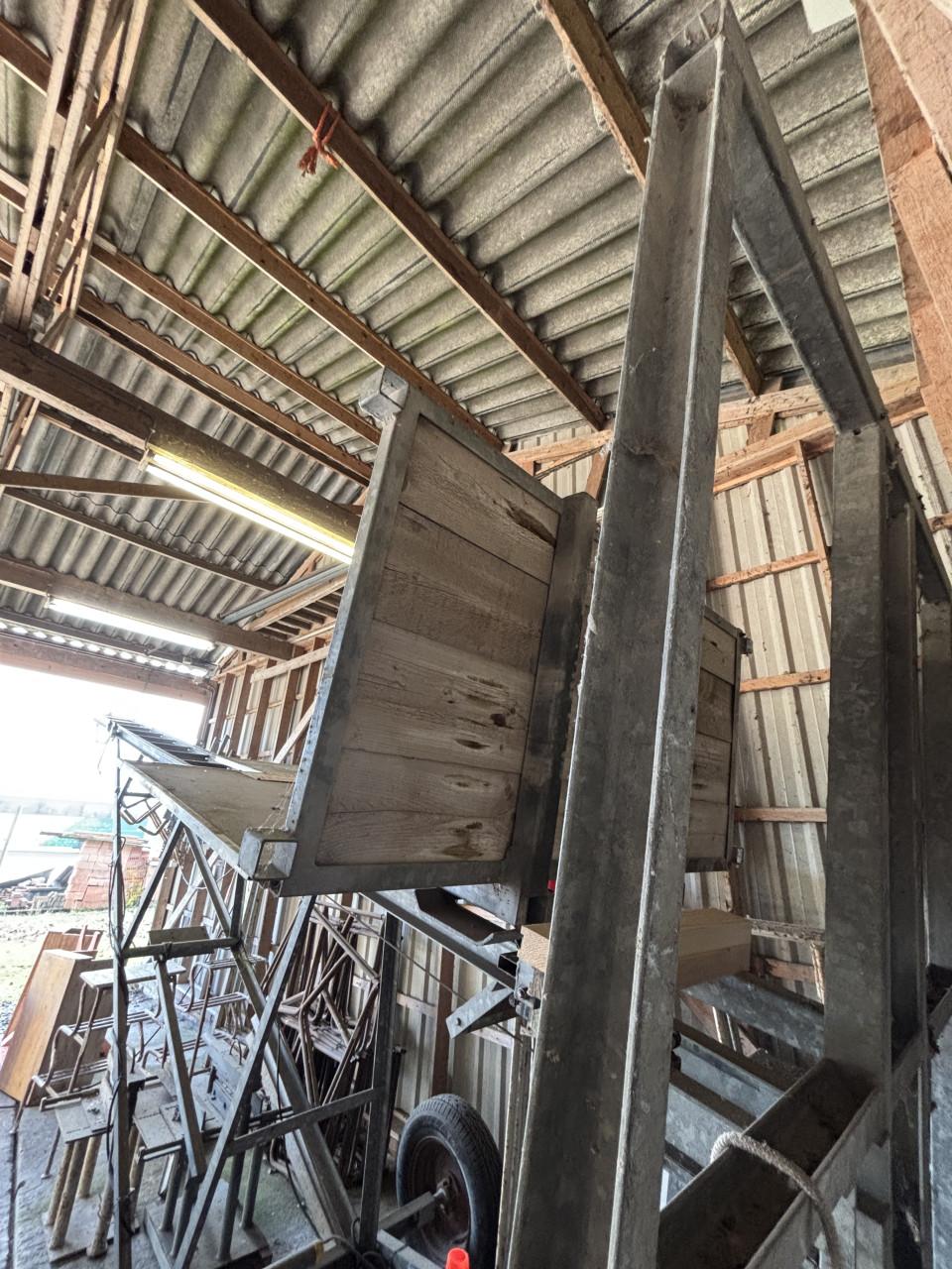 Bouwlift, bouwhekken, stroomkast