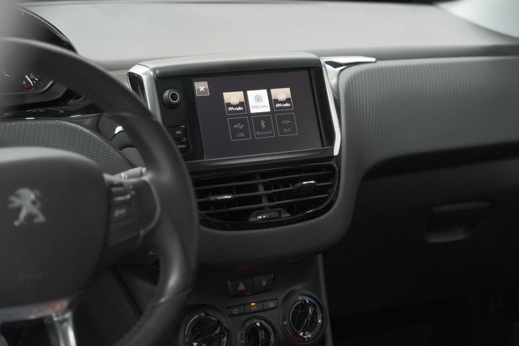 Peugeot 2008 puretech 110 blue lion | trekhaak | apple carplay | panoramada