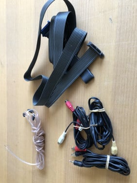 Te koop div. snoertjes.(z.g.a.n.).