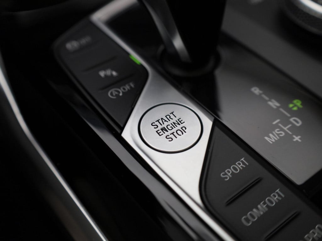 BMW 3-serie touring 318i business edition plus | automaat | lmv | panorama 