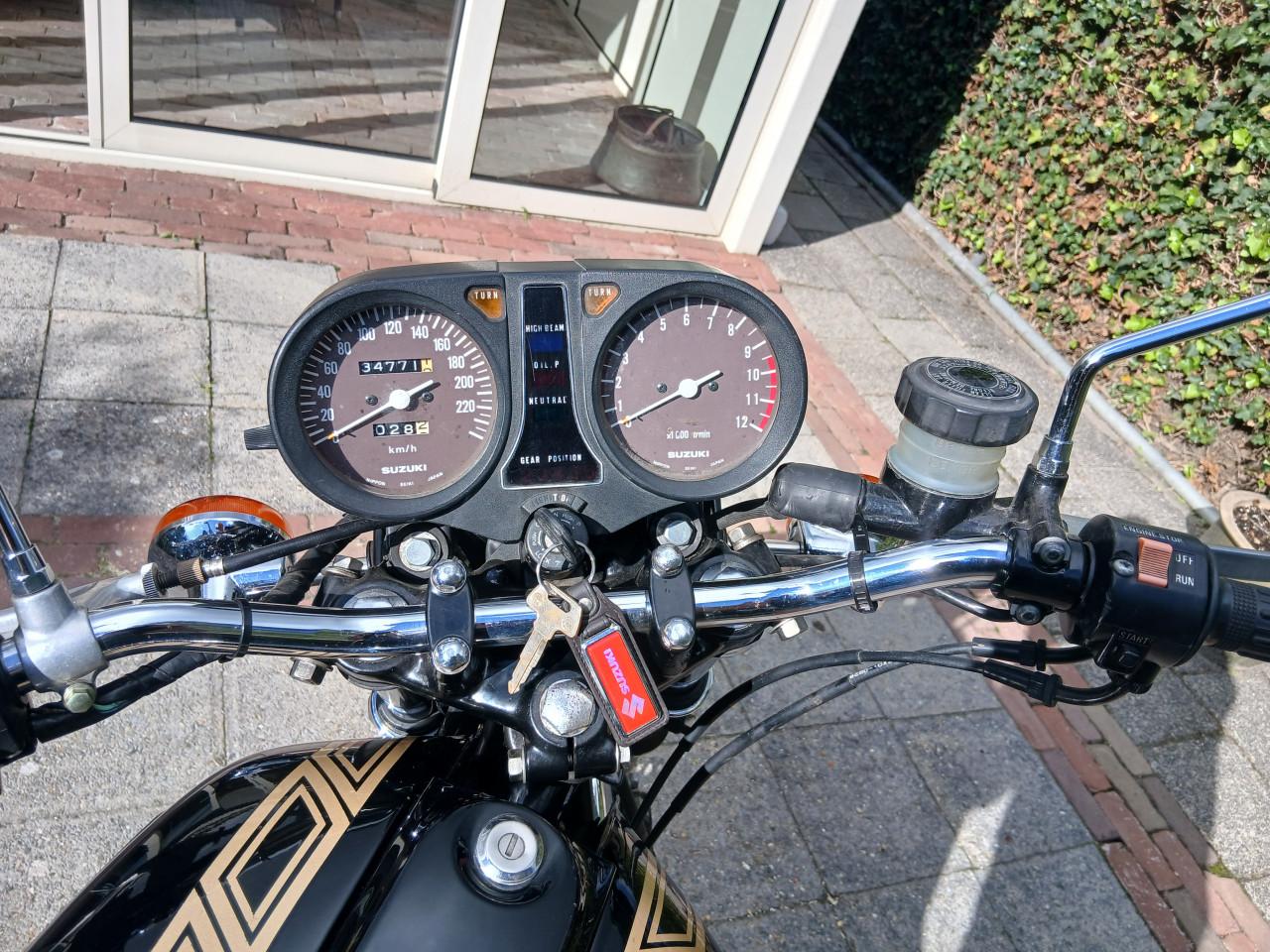 Suzuki gs 550