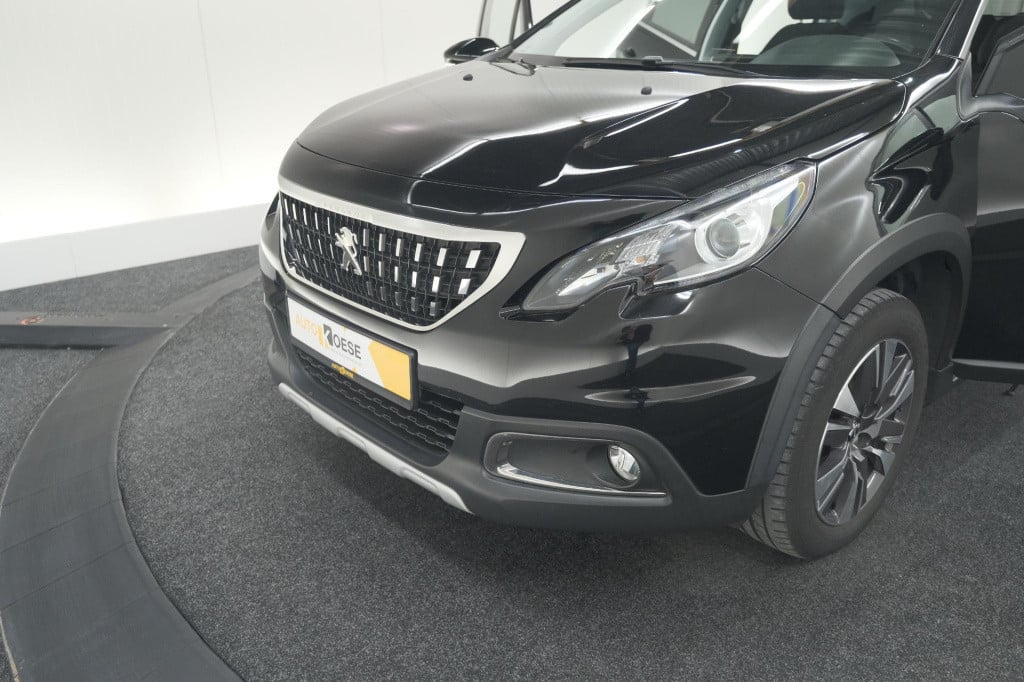 Peugeot 2008 puretech 110 allure | panoramadak | navigatie | camera | parke