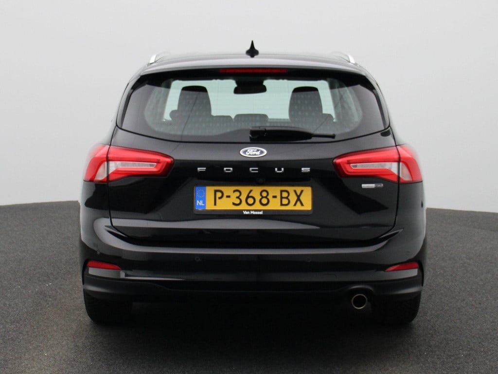 Ford Focus wagon 1.0 ecoboost hybrid trend edition business | cruise contro