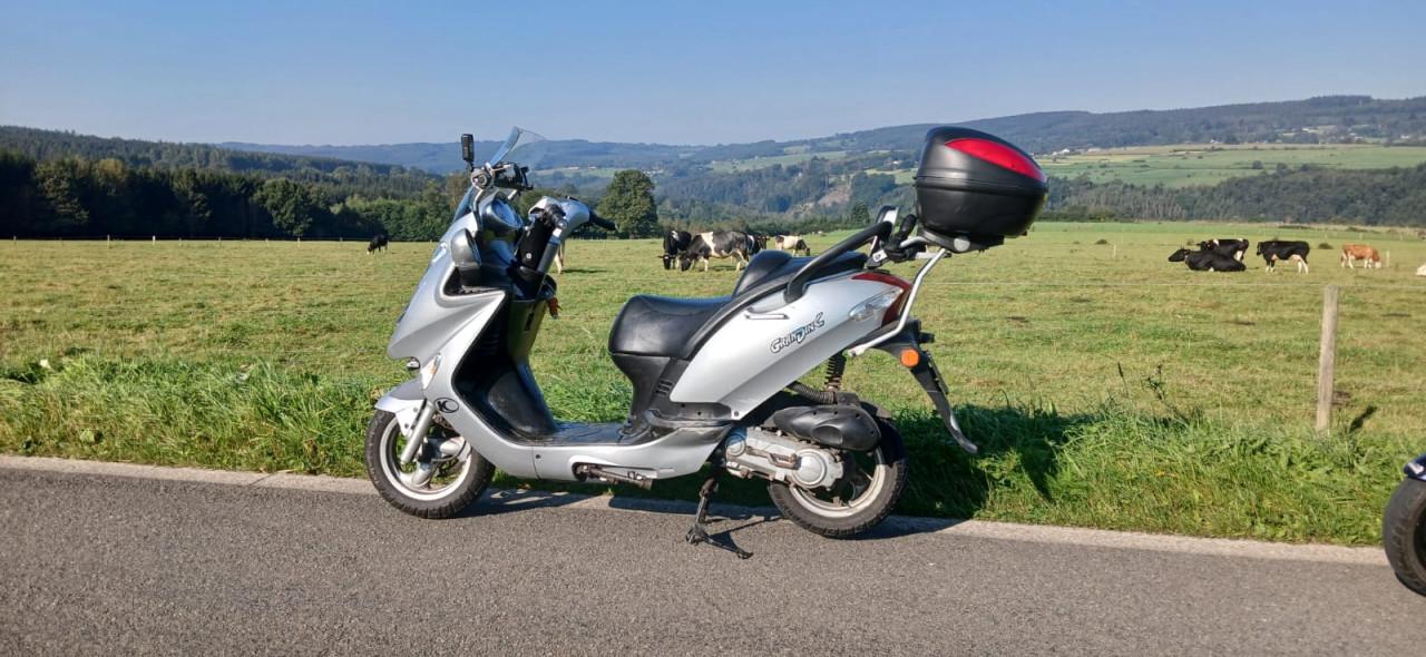 Kymco Grandink 50 cc 2 takt (loop/sloop) GEVRAAGD