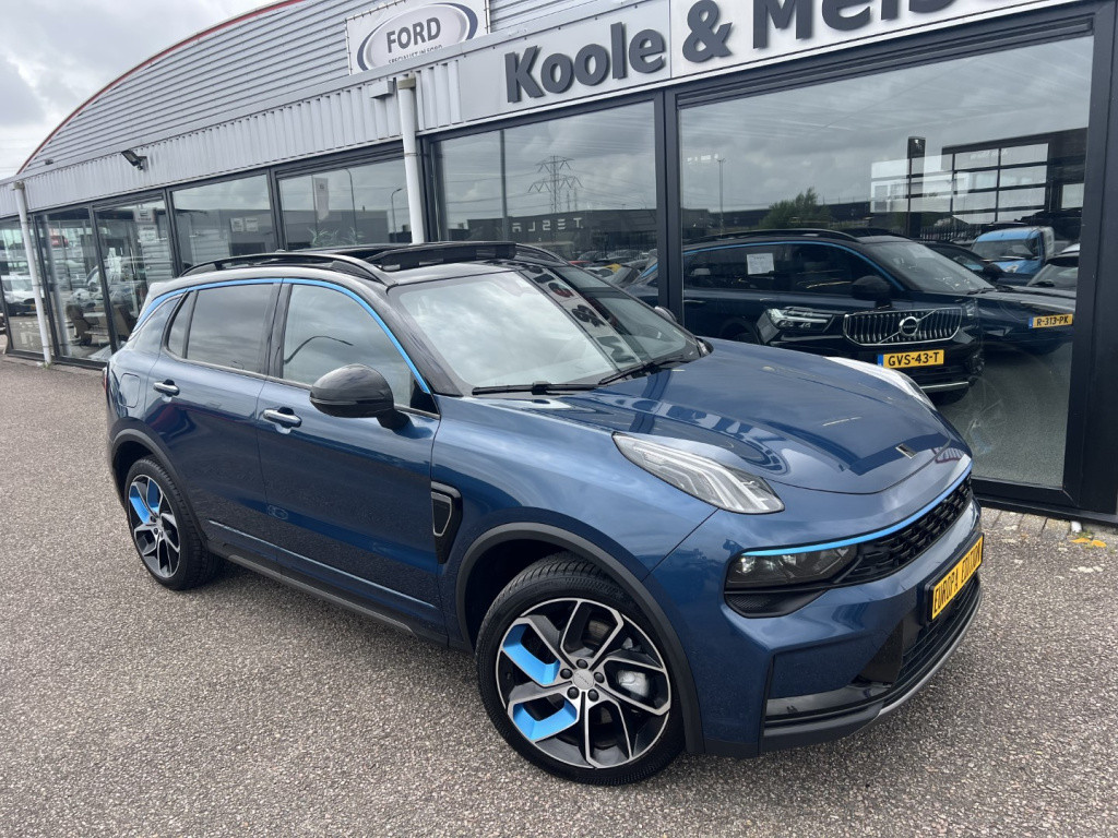 Lynk & Co 01 1.5 261pk plug in hybrid , pano dak , 360 gr camera , car play