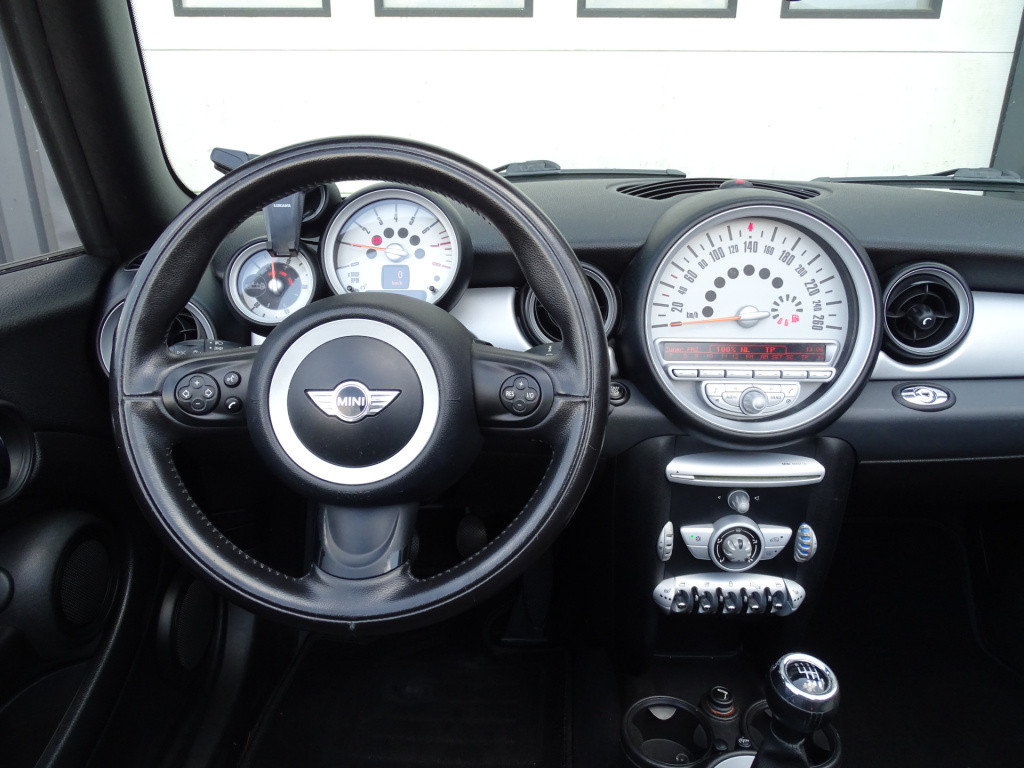 Mini Cooper Cabrio mini 1.6 pepper | airco | cruise | stoelverwarming | 17"