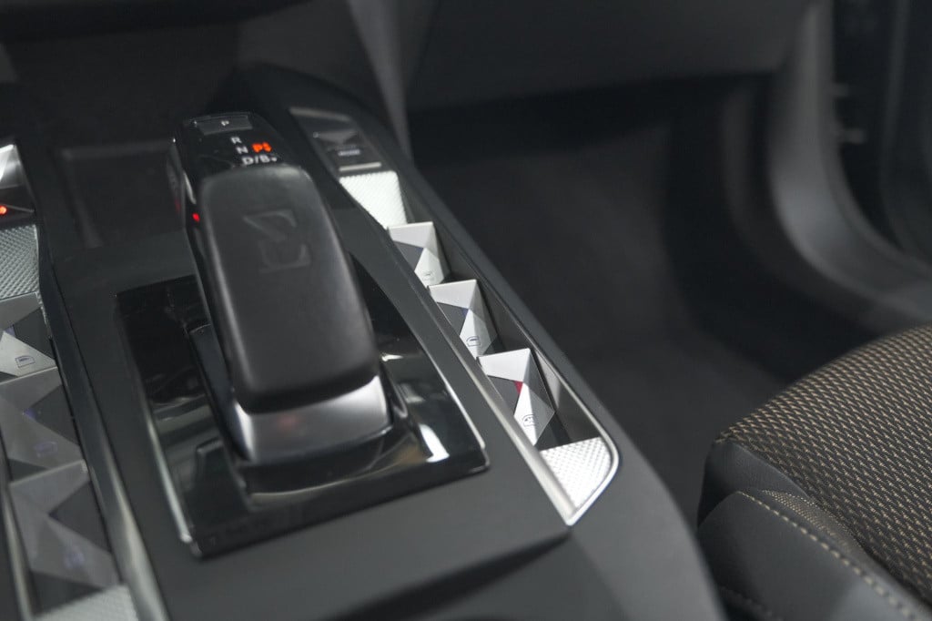 Ds Ds 3 crossback e-tense so chic 50 kwh | camera | dodehoekdetectie | appl