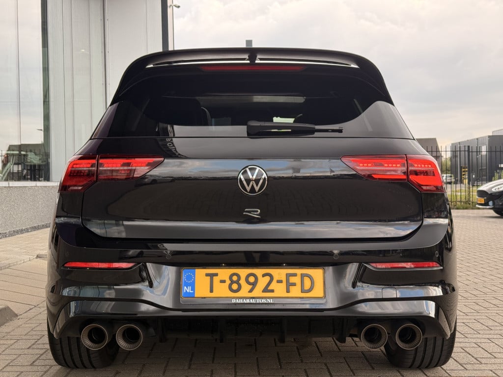 Volkswagen Golf 2.0 tsi r 4motion performance nurburgring edition | akrapov