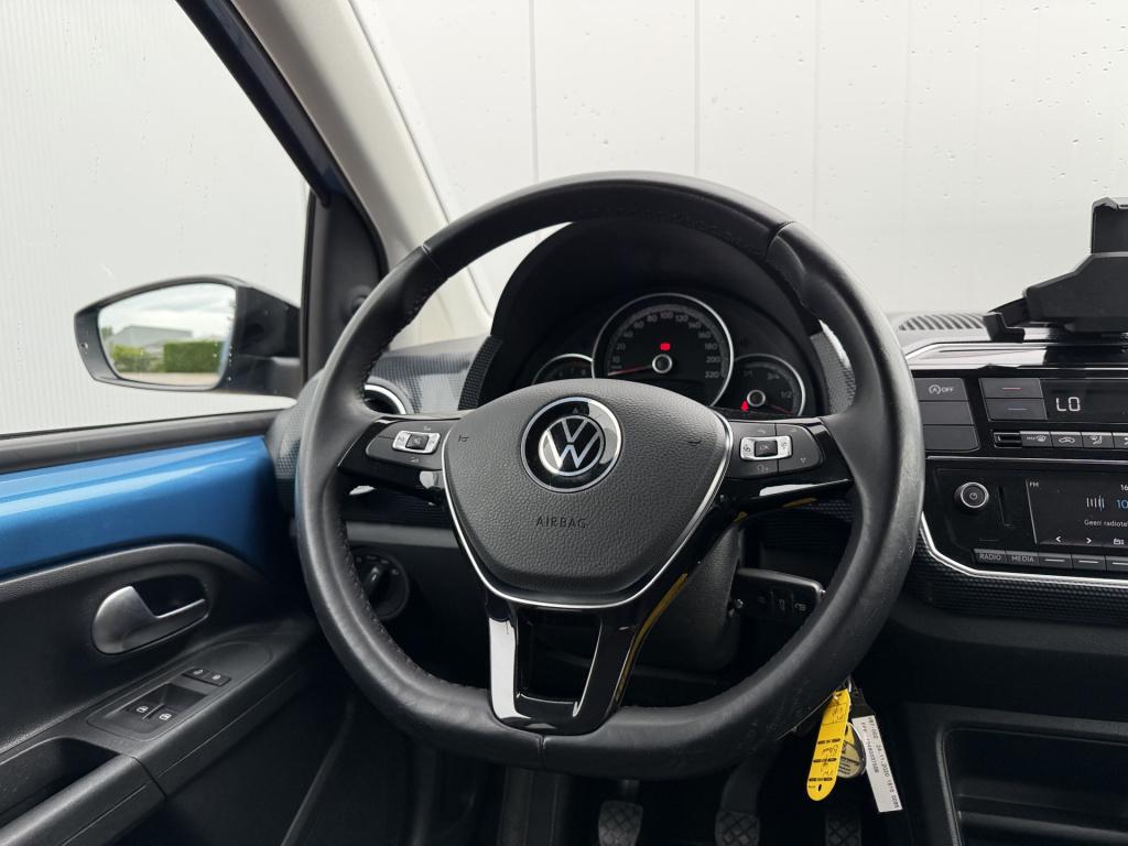 Volkswagen UP! 1.0 65pk 5drs. black style | camera | cruise