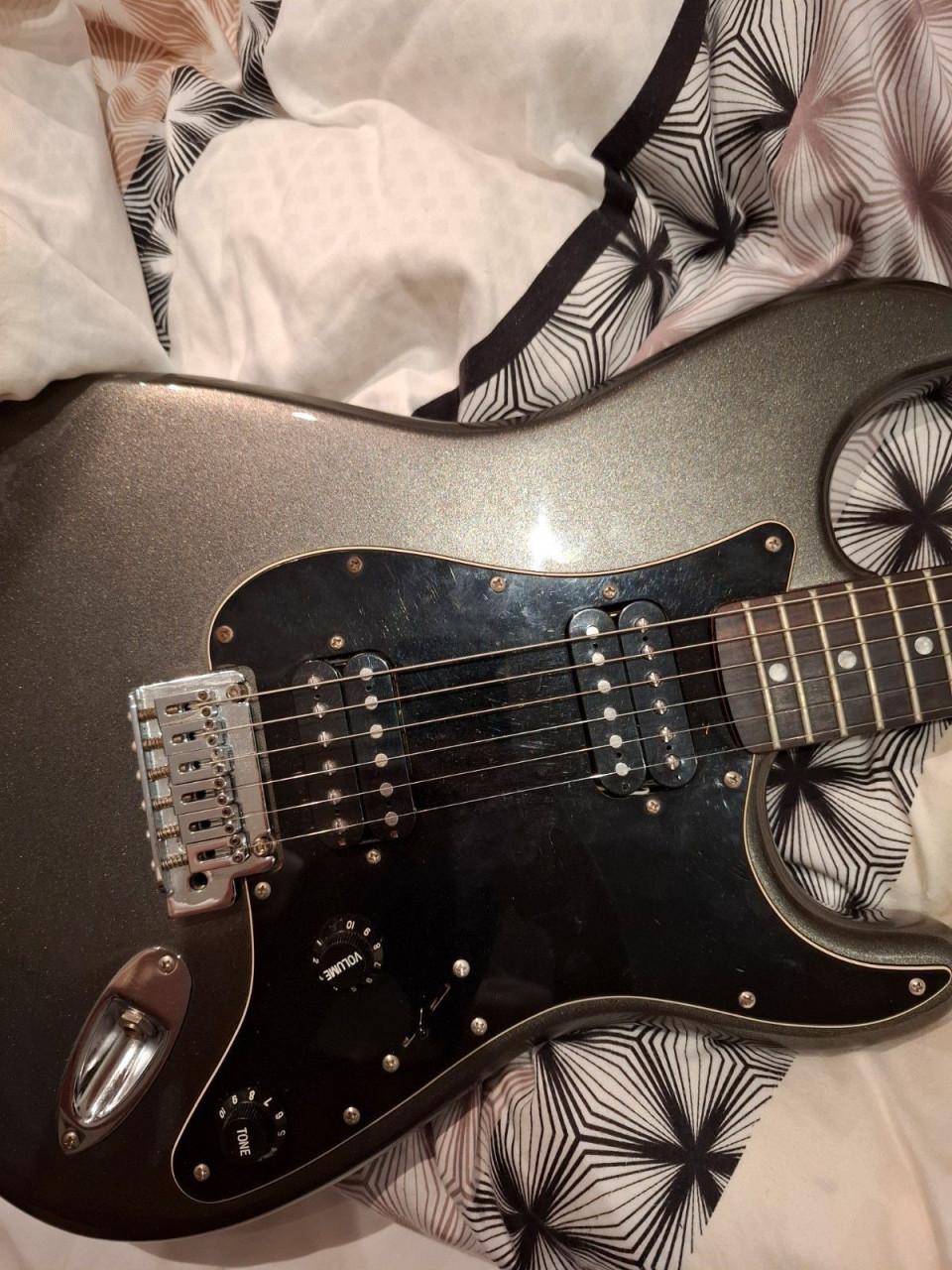Squier affinity series HH Grijs