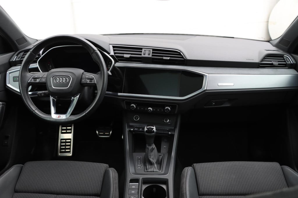Audi Q3 35 tfsi s edition 150pk s-tronic