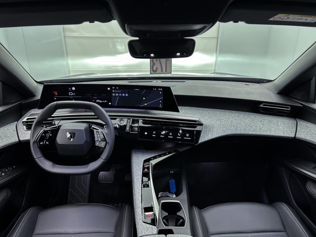 Peugeot 5008 hybrid 145pk automaat allure