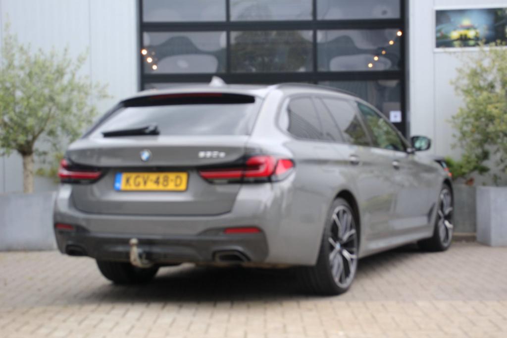 BMW 5 Serie touring 530e m-sport - 292 pk - berninagrau - trekhaak - applec