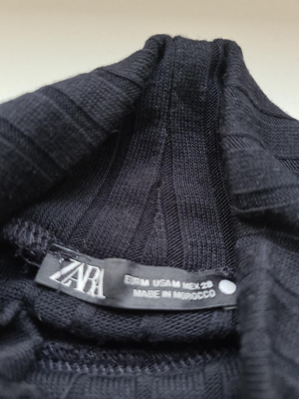 Zara lange zwarte kol trui met splitten Maat M