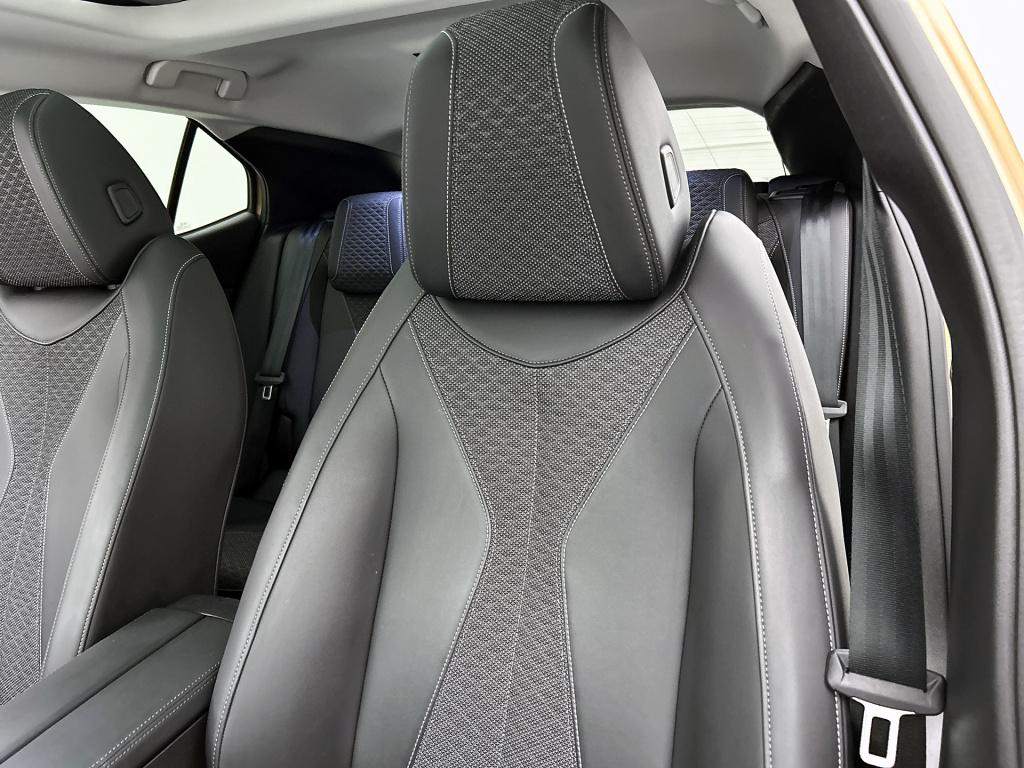 Ds Ds 4 130pk automaat trocadero | rijklaar | panoramadak | adaptive cruise