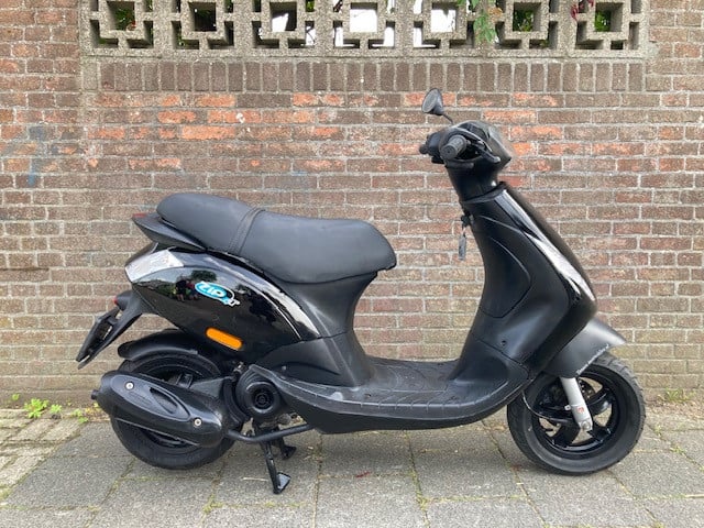 LEUKE PIAGGIO ZIP 4T SNOR VAN 1E EIGENAAR ! BOUWJAAR 2014