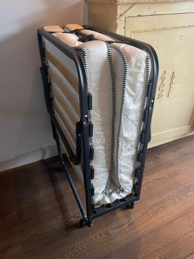 Verrijdbaar logeerbed opklapbaar