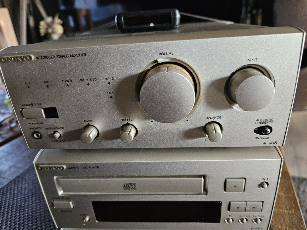 Mooi luxe setje van het merk onkyo, versterker, cd speler en tuner...