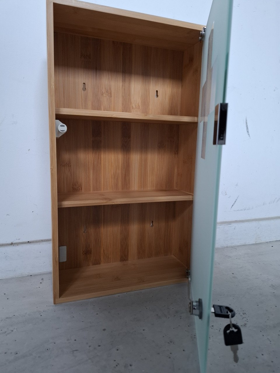 Medicijnkast met slot (nieuw)