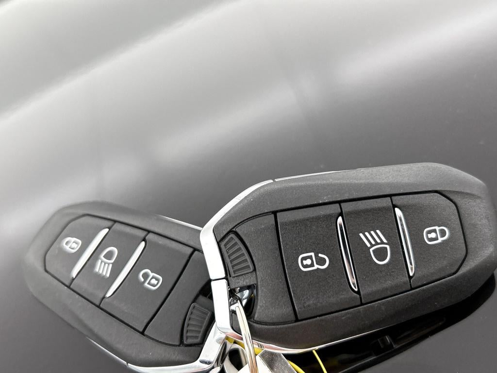 Peugeot 3008 1.6 plug-in hybrid allure | rijklaar |