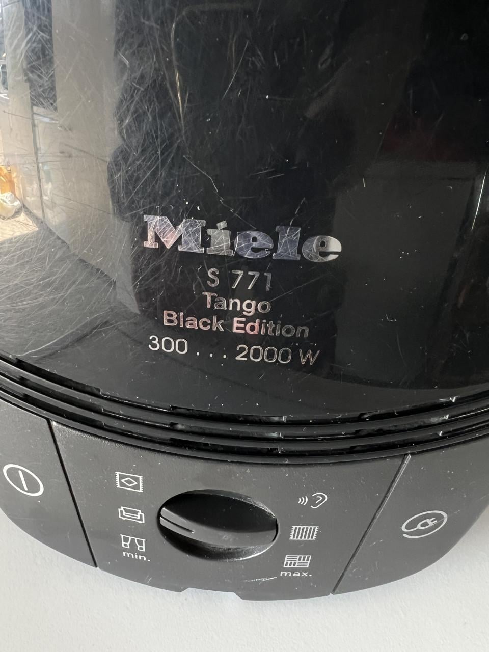 Miele stofzuiger 2000W als nieuw compleet