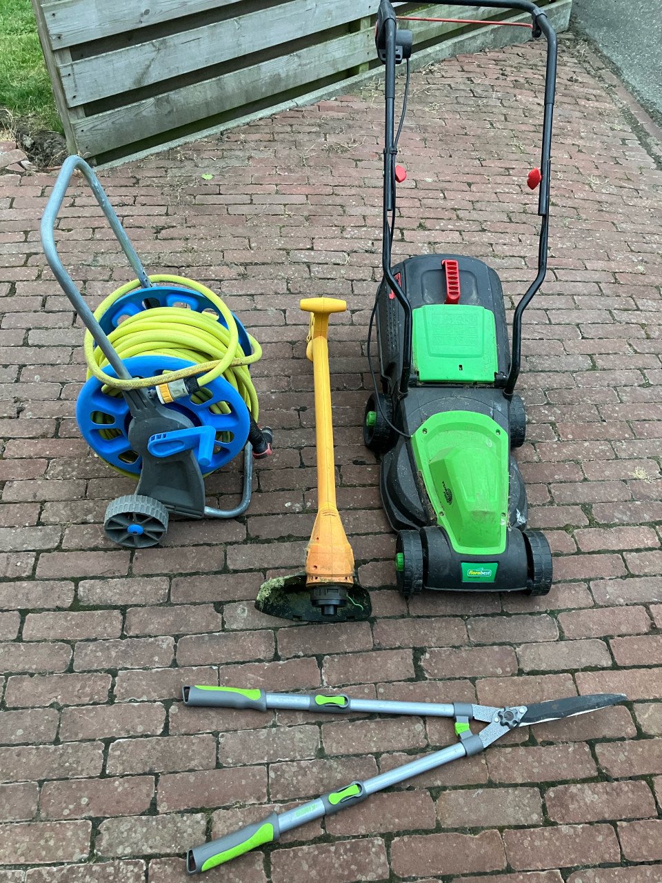 Diverse tuingereedschap.