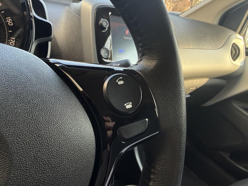 Toyota Aygo 1.0 x-play - 22.000km - dealeronderhouden - carplay -