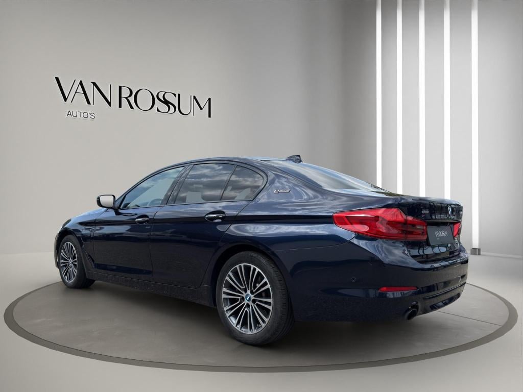 BMW 5 Serie 530 e iperformance | leder | sportstoelen | sfeer | camera | pa